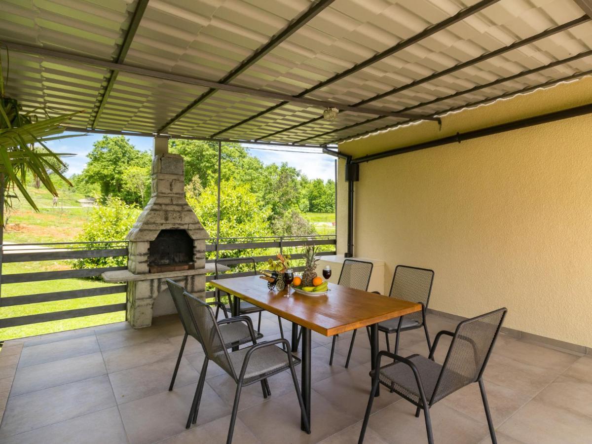 Holiday Home Larisa - Ipc141 By Interhome Pićan エクステリア 写真